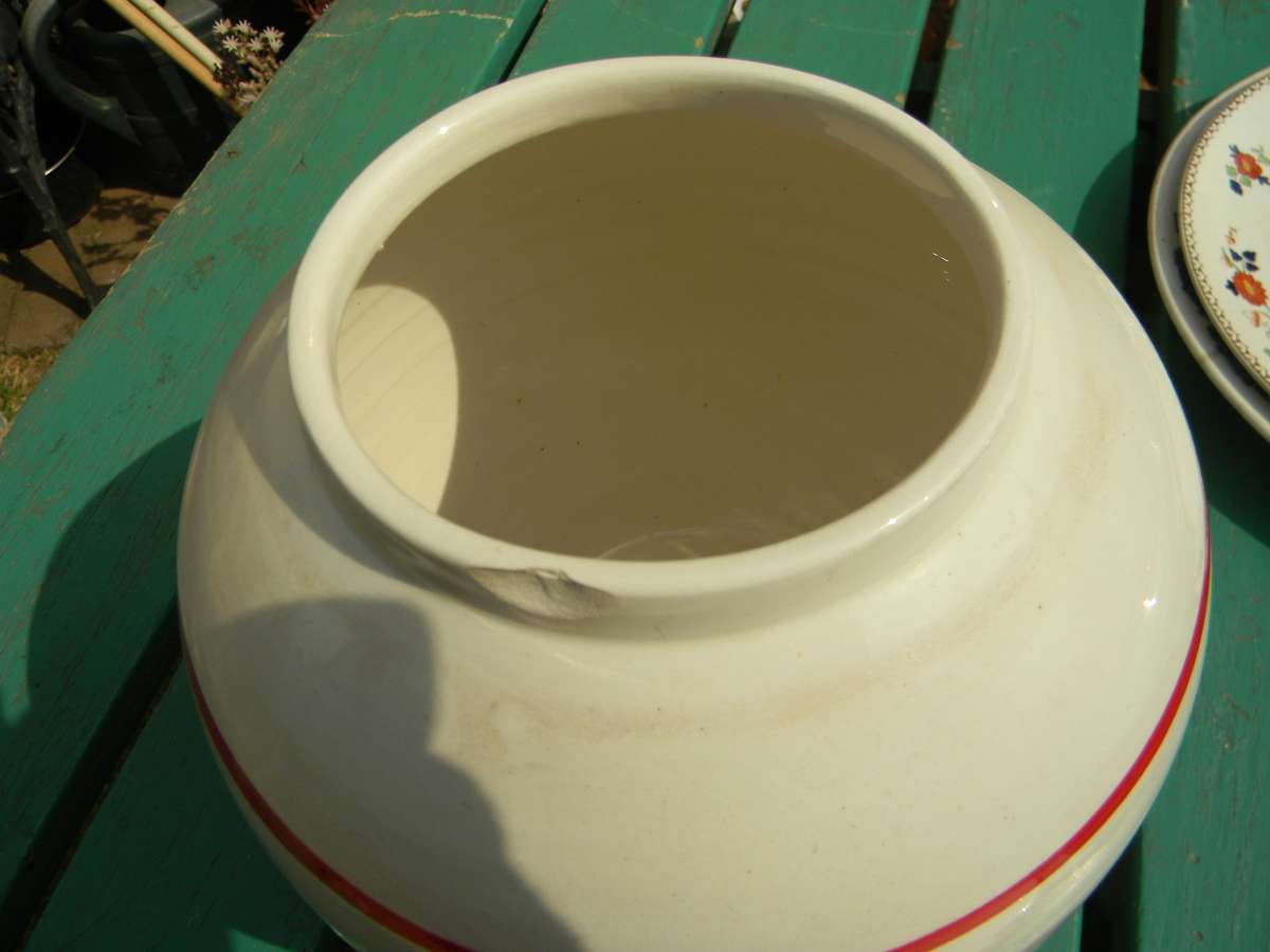 pot met deksel het ship op nek soos photo