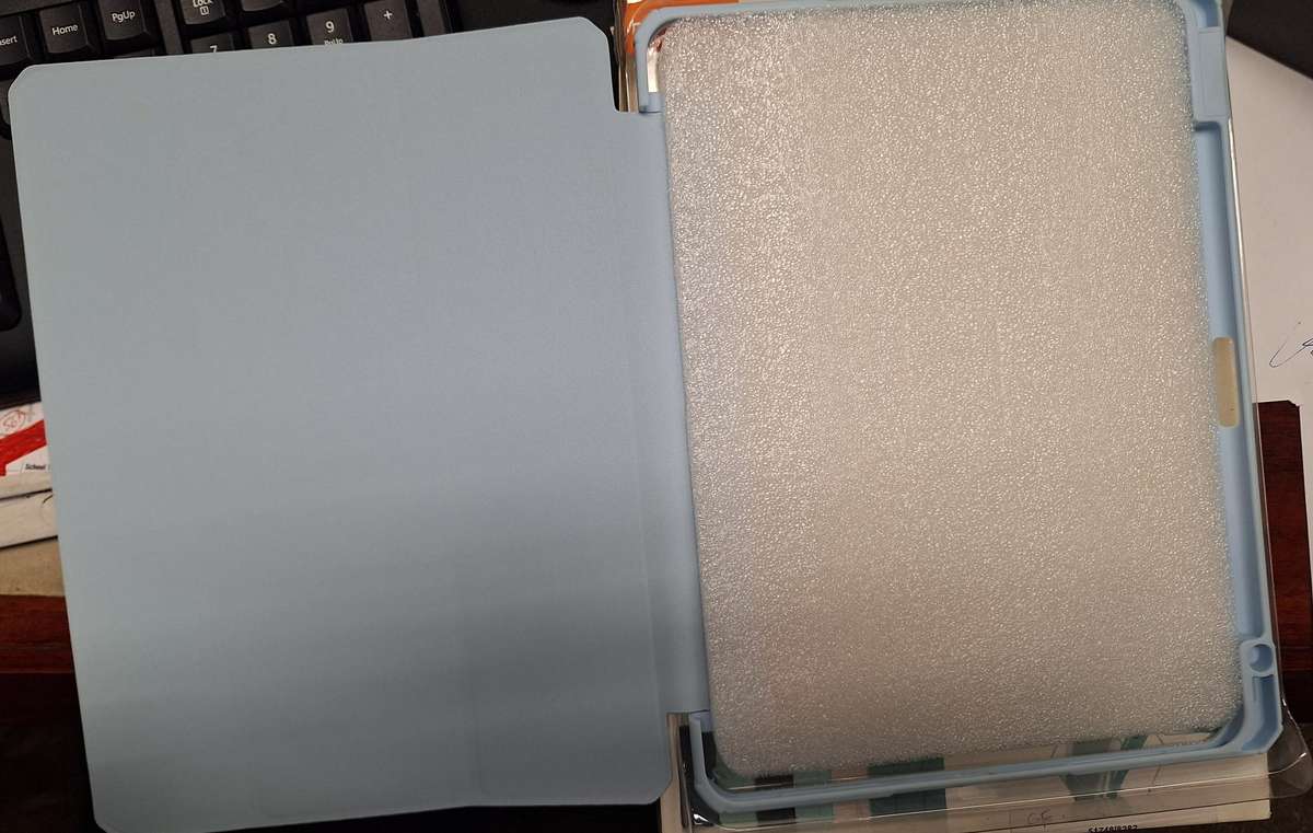 We Love Gadgets Flip Cover For iPad Air 10.9 inch 2020 Sky Blue