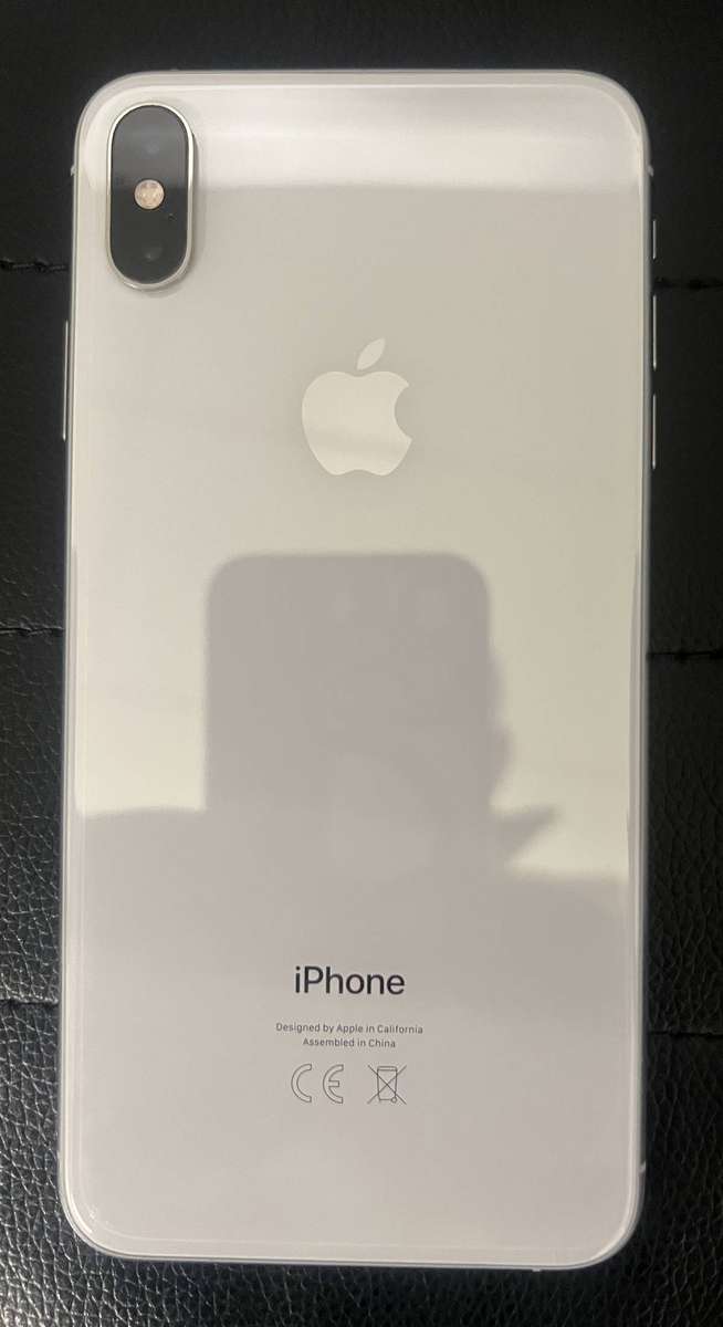 Apple iPhone XS Max - 256GB - White / Silver + UAG Case & Cable