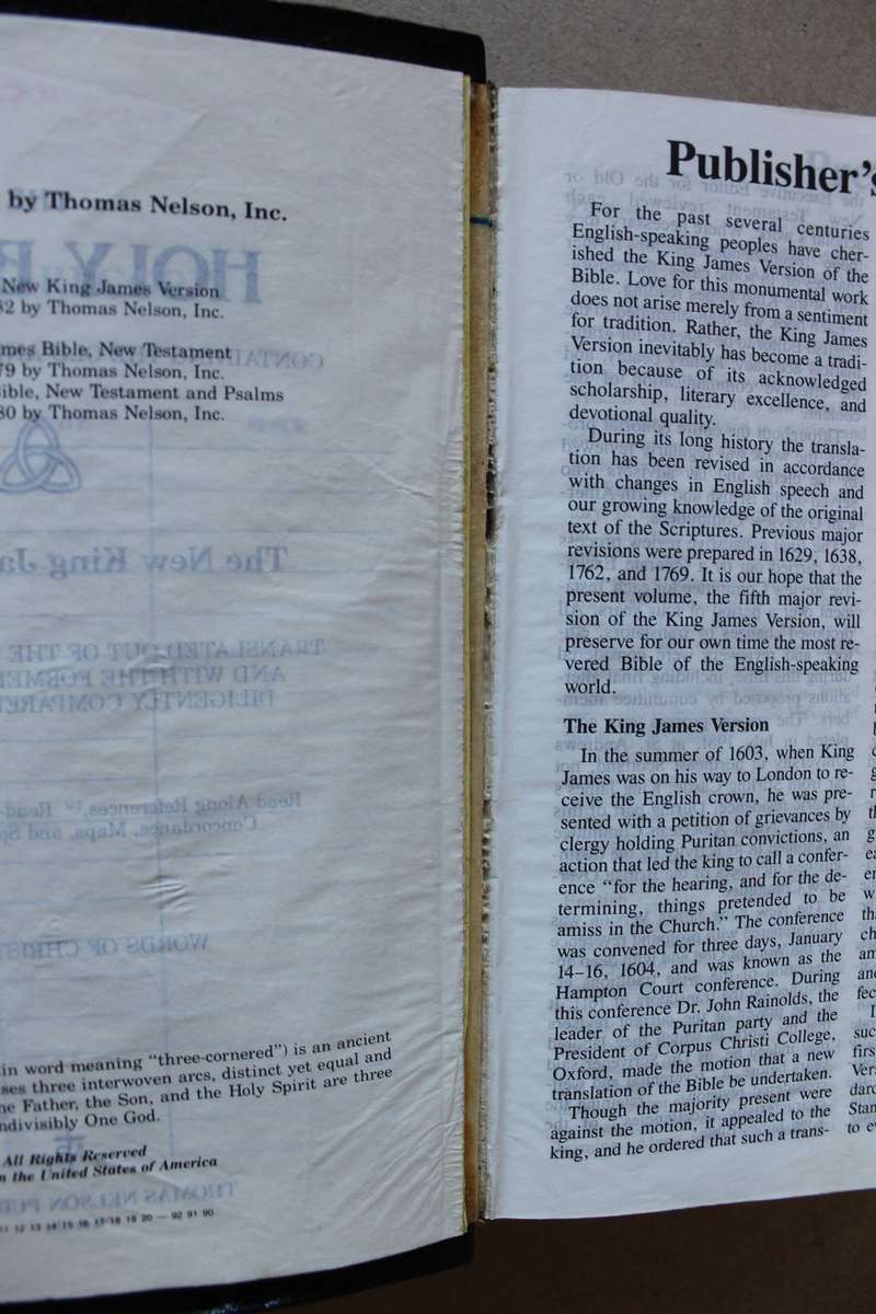 HOLY BIBLE- NEW KING JAMES VERSION, GIANT (LlARGE) PRINT References, Concordance  Red Letter Edition