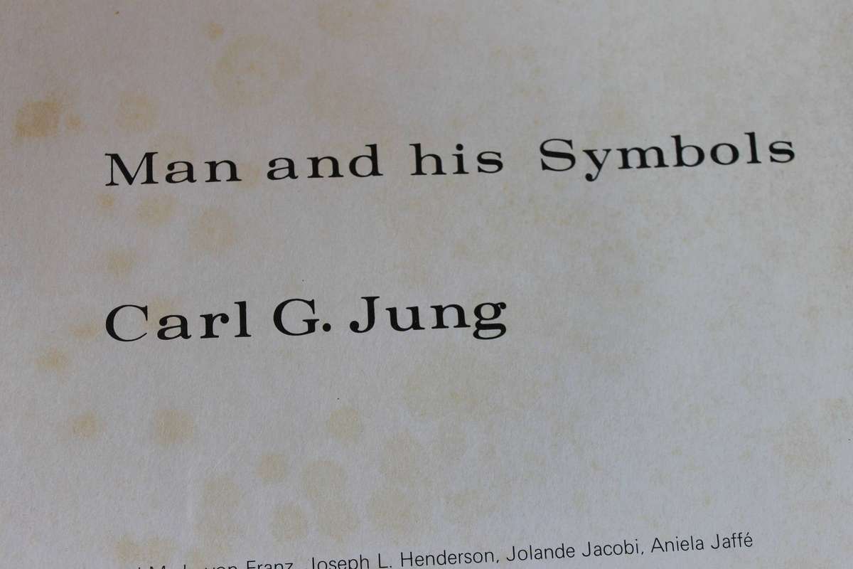 MAN AND HIS SYMBOLS  Conceived and edited by Carl G.Jung