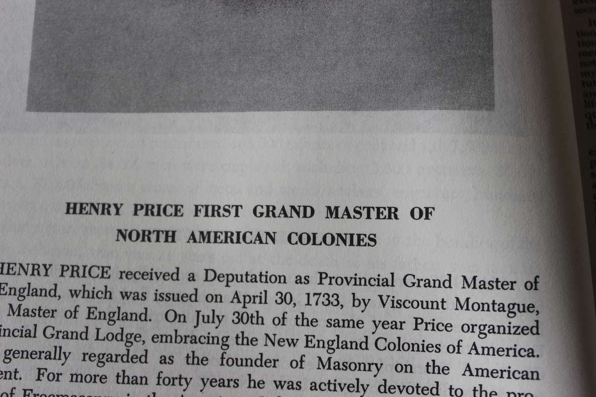 HOLY BIBLE (KING JAMES VERSION) RED LETTER EDITION HEIRLOOM BIBLE PUBLISHERS