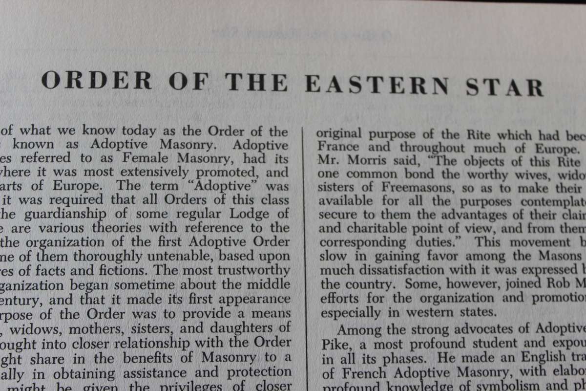 HOLY BIBLE (KING JAMES VERSION) RED LETTER EDITION HEIRLOOM BIBLE PUBLISHERS