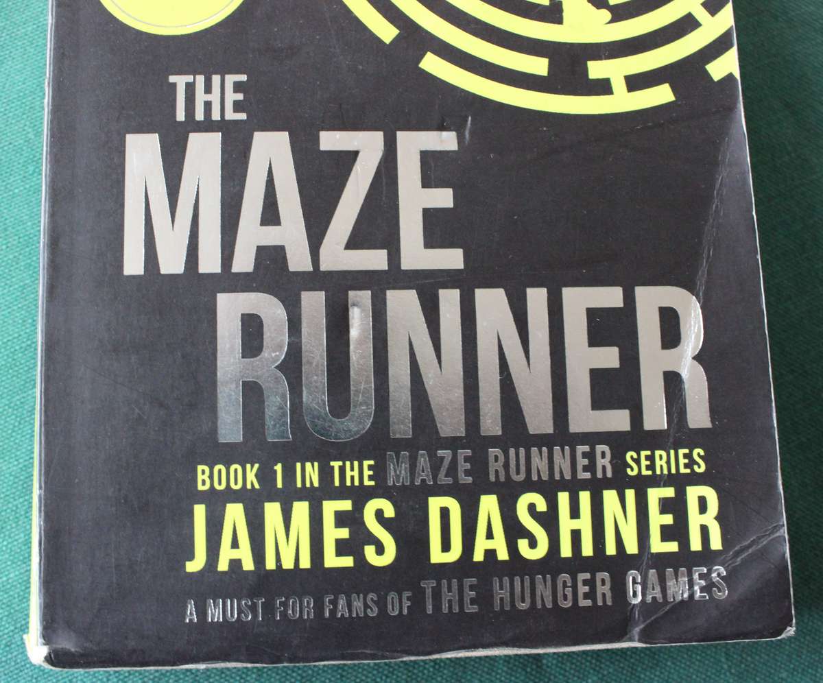 THE MAZE RUNNER. Book 1 in The Maze Runner Series. James Dashner.