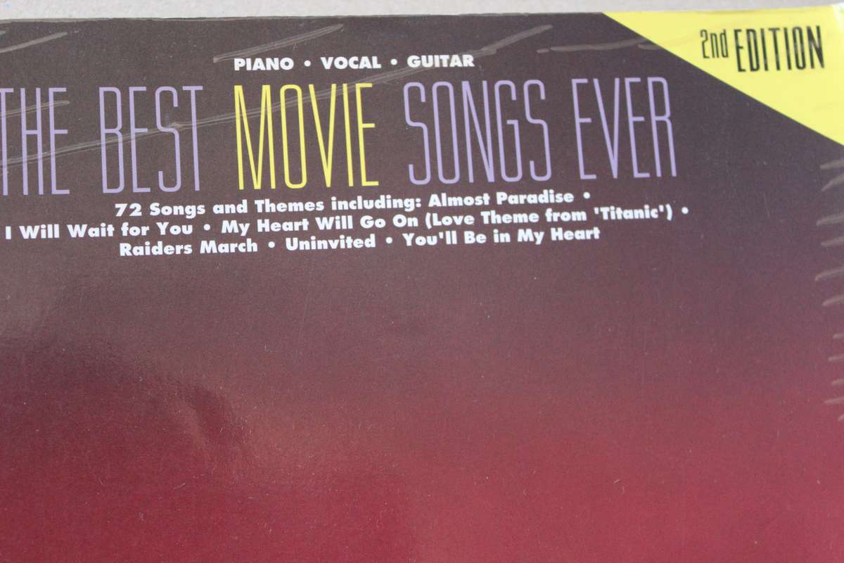 THE BEST MOVIE SONGS EVER (Piano, Vocal and Guitar) 2nd Edition