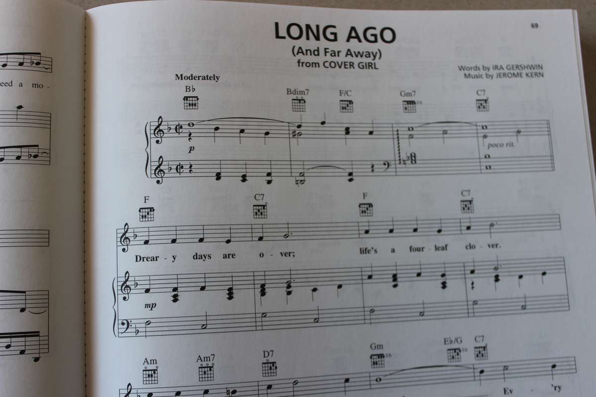 THE BEST MOVIE SONGS EVER (Piano, Vocal and Guitar) 2nd Edition