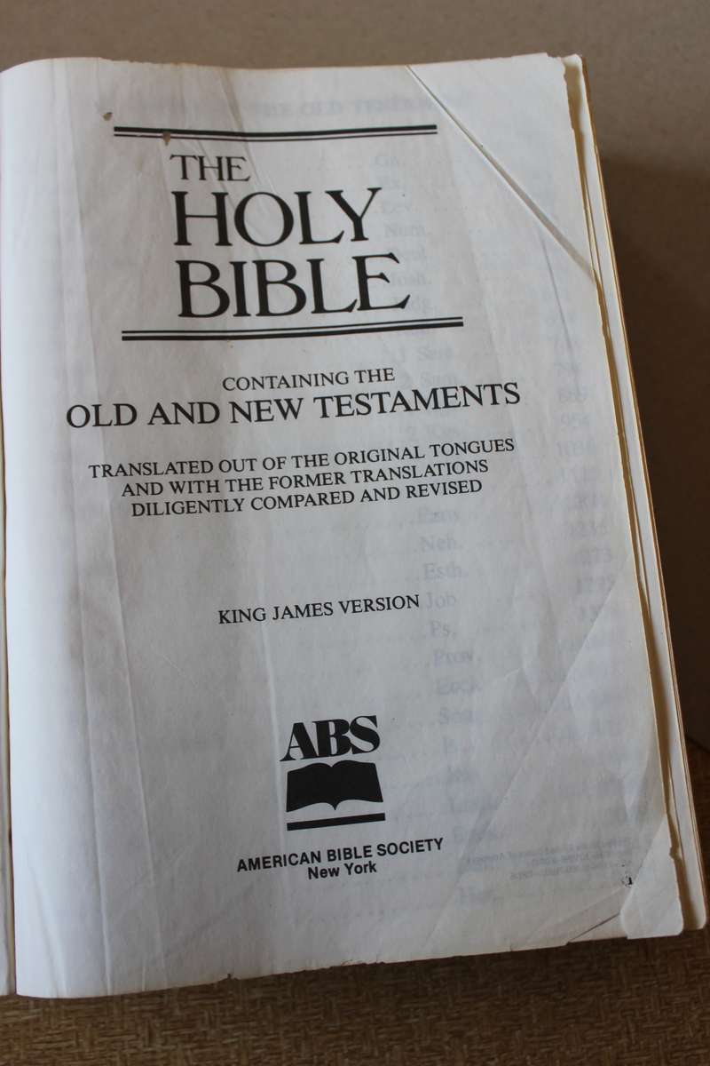 HOLY BIBLE - KING JAMES VERSION  Extra Large Print