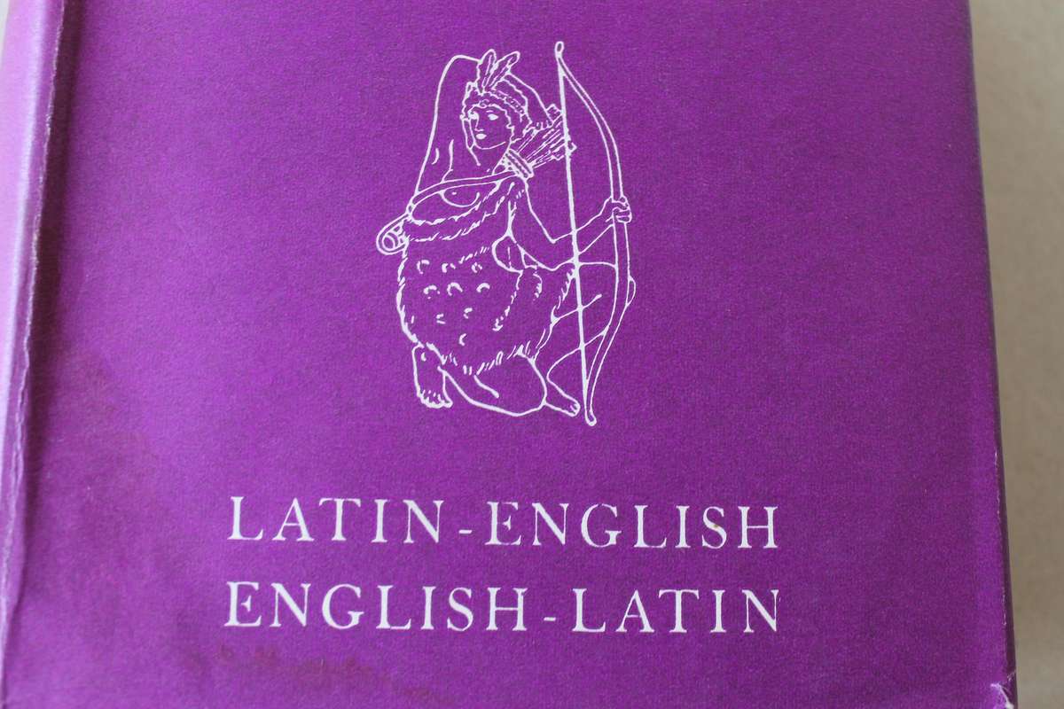 NEW LATIN DICTIONARY- LATIN-ENGLISH  / ENGLISH-LATIN (CASSELL)  by D.P. Simpson