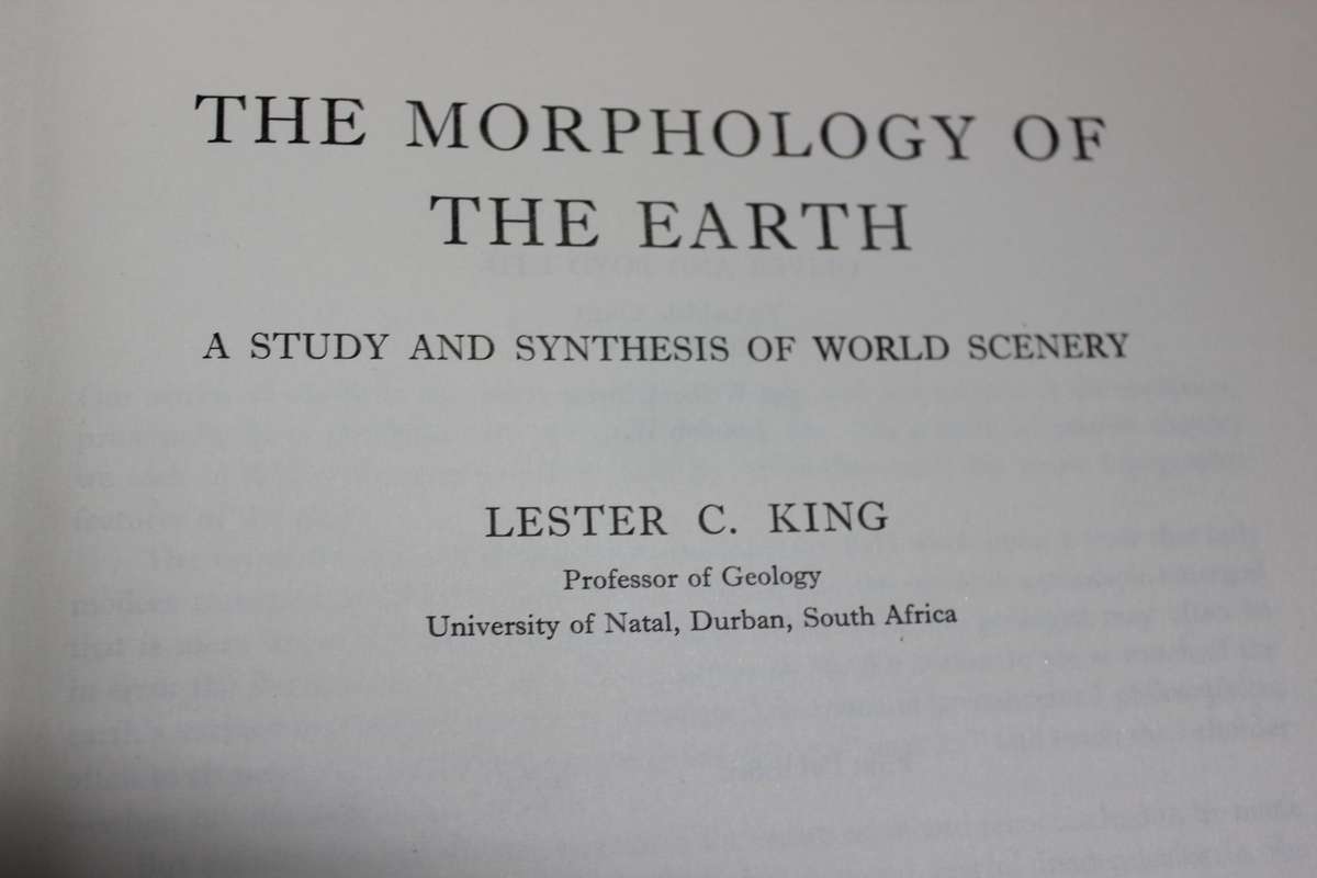MORPHOLOGY OF THE EARTH  by Lester King