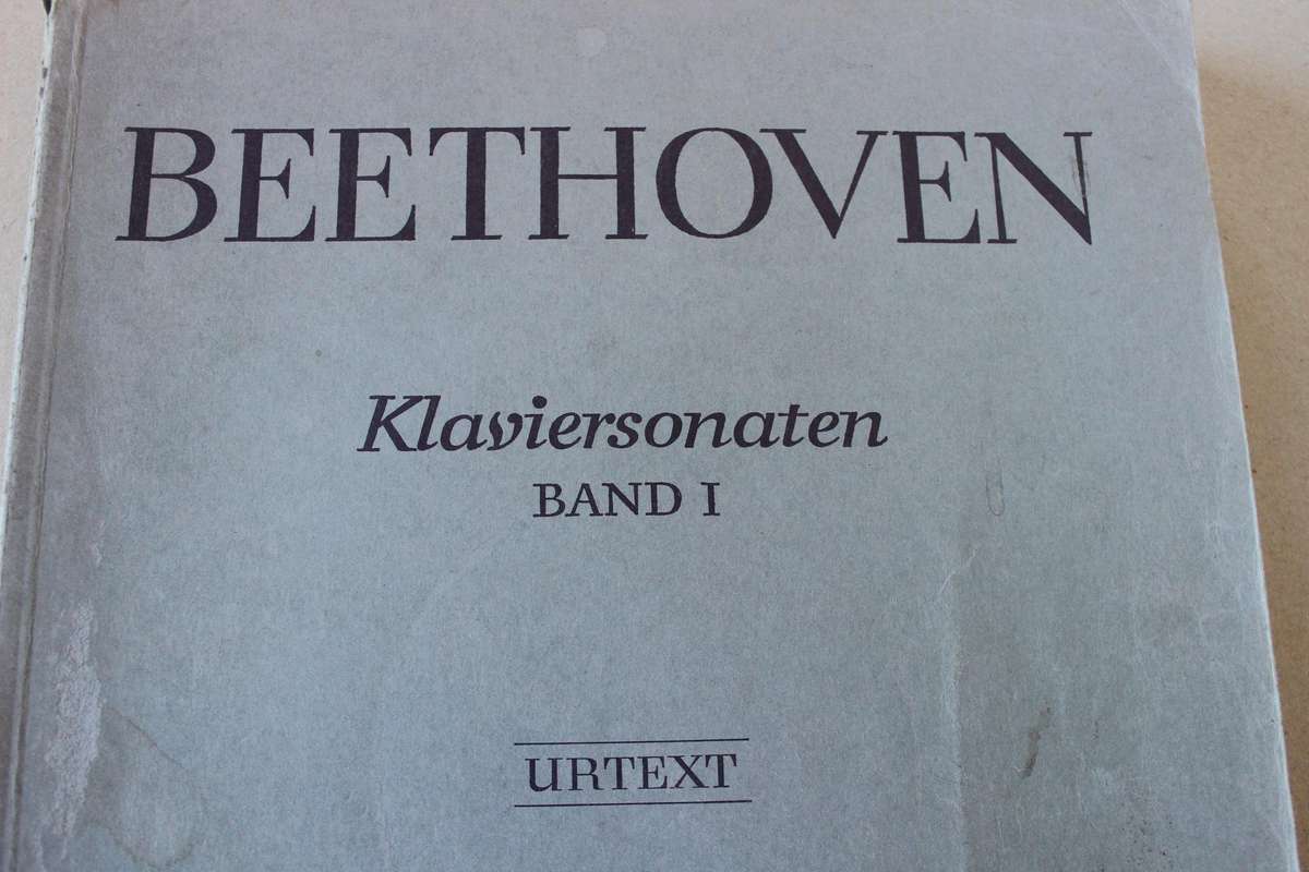 BEETHOVER KLAVIERSONATEN  BAND 1 EN BAND 2. Urtext  G. Henle Verlag
