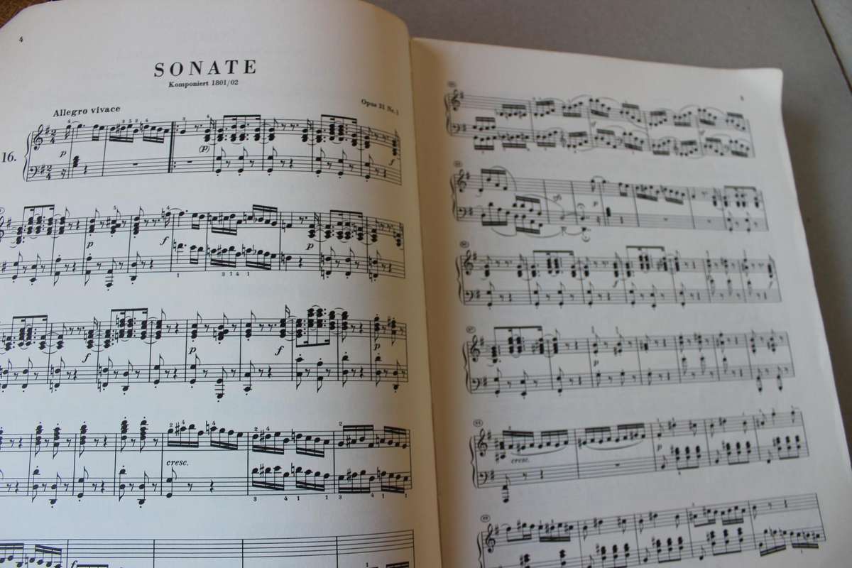 BEETHOVER KLAVIERSONATEN  BAND 1 EN BAND 2. Urtext  G. Henle Verlag