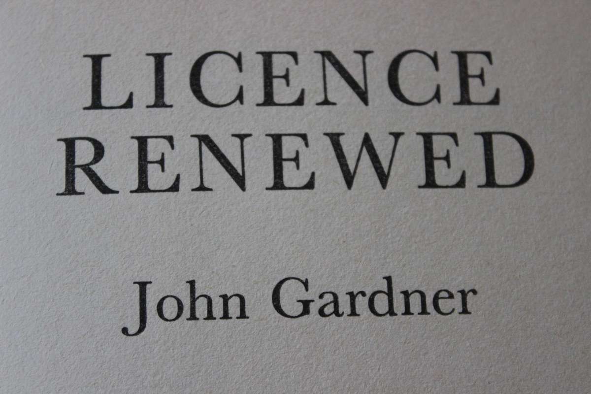 JAMES BOND 007: LICENCE RENEWED  by John Gardner