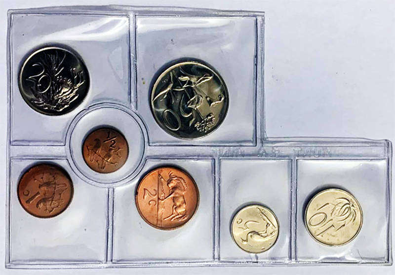 1971 South Africa Uncirculated Mint Set without silver R1 includes the rare half 1/2c