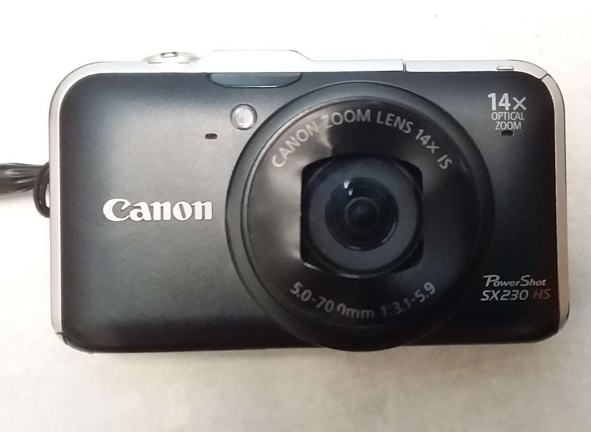 CANON POWERSHOT SX 230 HS DIGITAL CAMERA IN EXCELLENT CONDITION