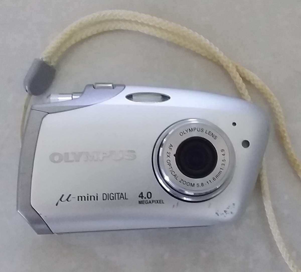 OLYMPUS MICRO-MINI DIGITAL CAMERA IN EXCELLENT CONDITION