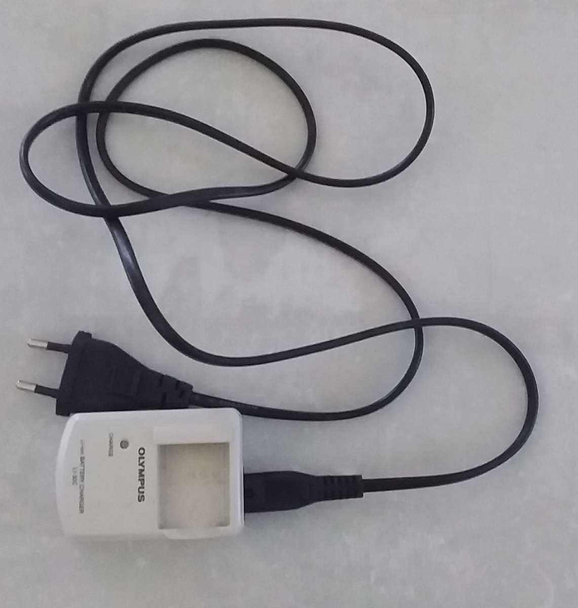 OLYMPUS MICRO-MINI DIGITAL CAMERA IN EXCELLENT CONDITION