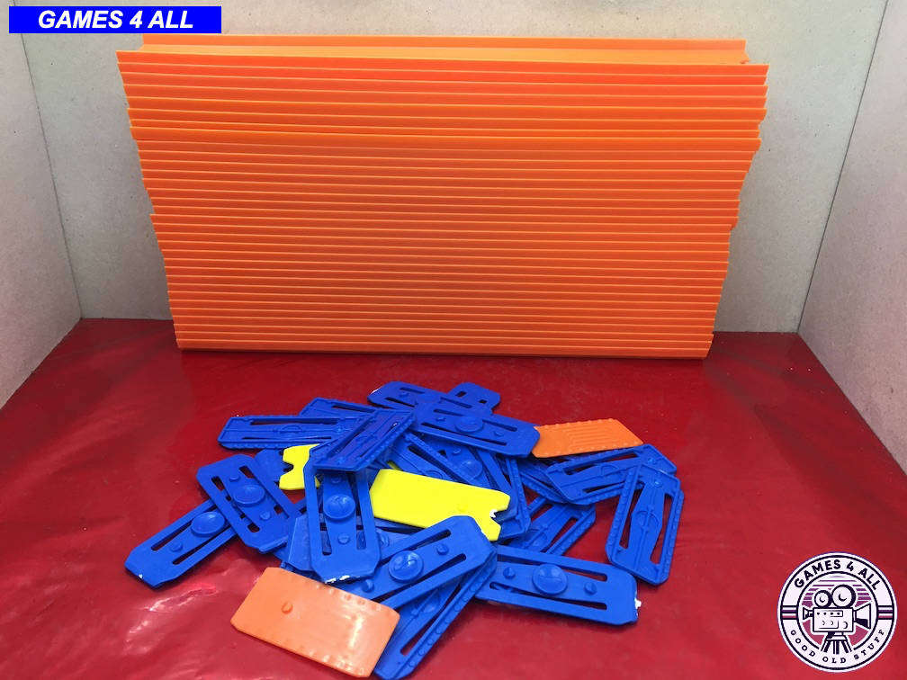 32 Hot Wheels Tracks & Connectors - Like Bew