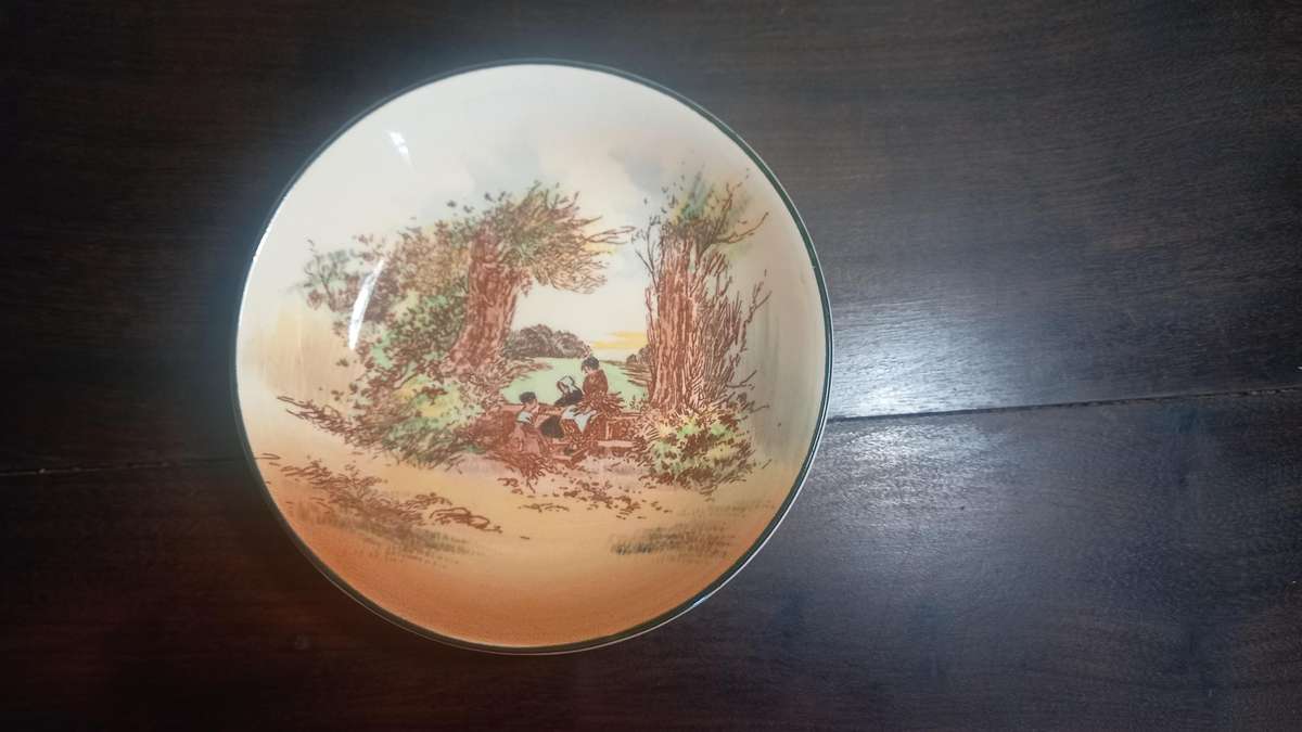 2 x ROYAL DOULTON SMALL PLATES 13cm