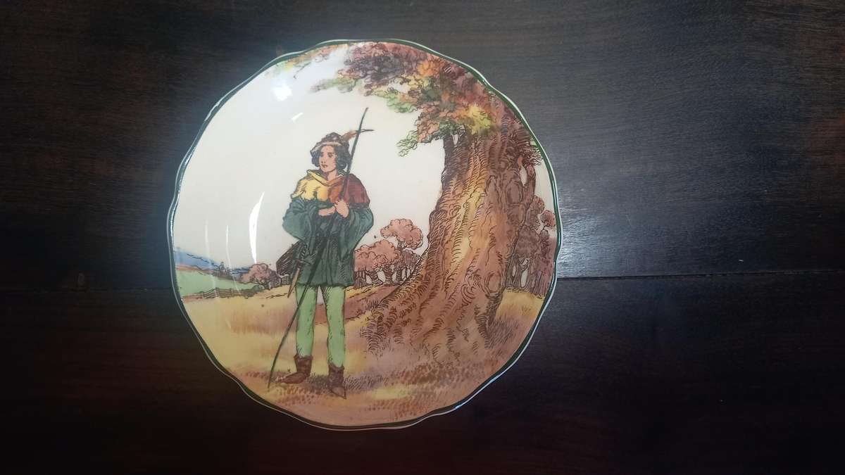 2 x ROYAL DOULTON SMALL PLATES 13cm