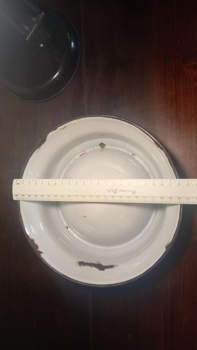 BLACK AND WHITE VINTAGE ENAMEL 5 X PIECES