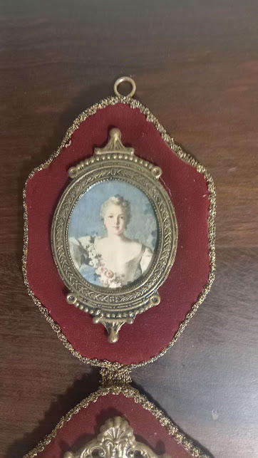 VINTAGE WALL HANGING - 3 SMALL POTRAITS ON VELVET