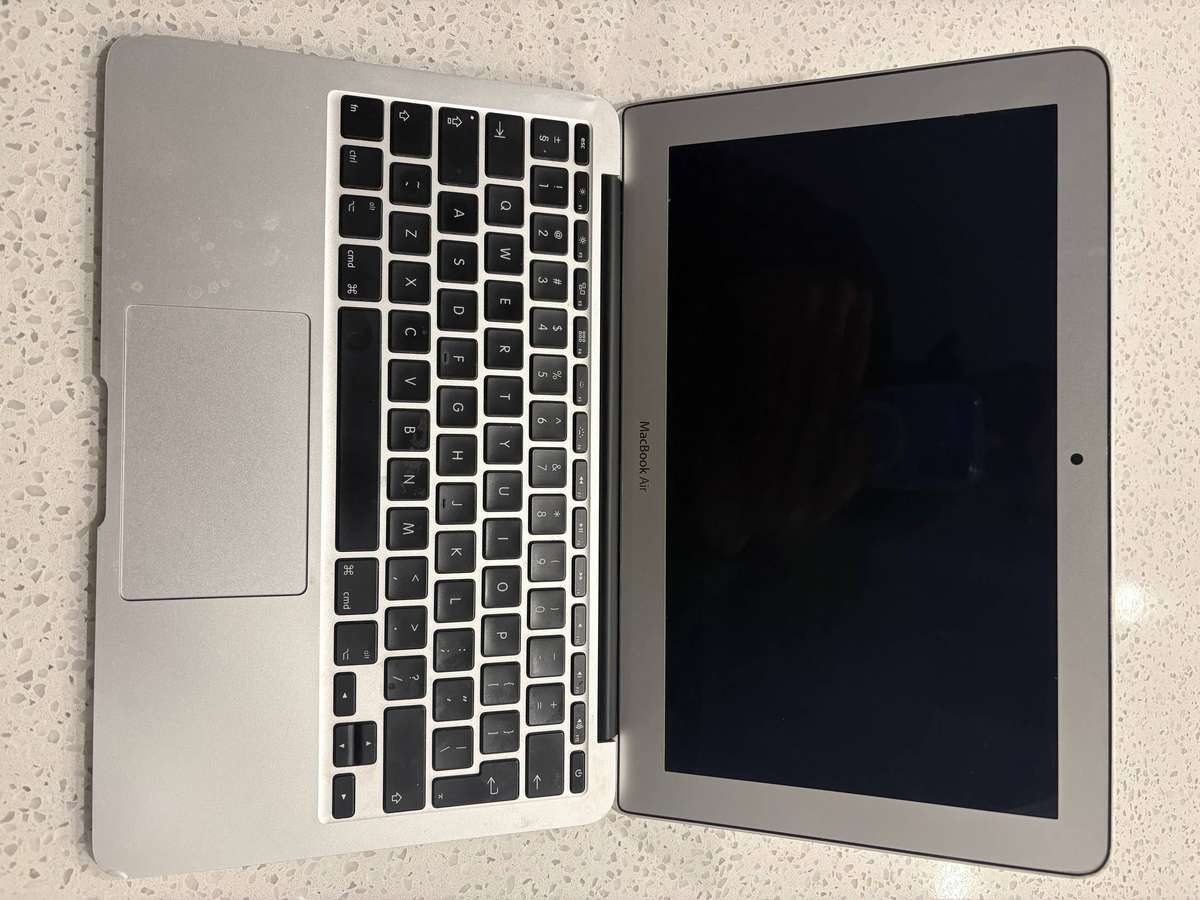 Macbook Air 11 inch A1465