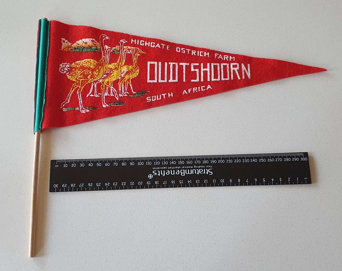 6x Vintage landmark memorabilia flags as per photo