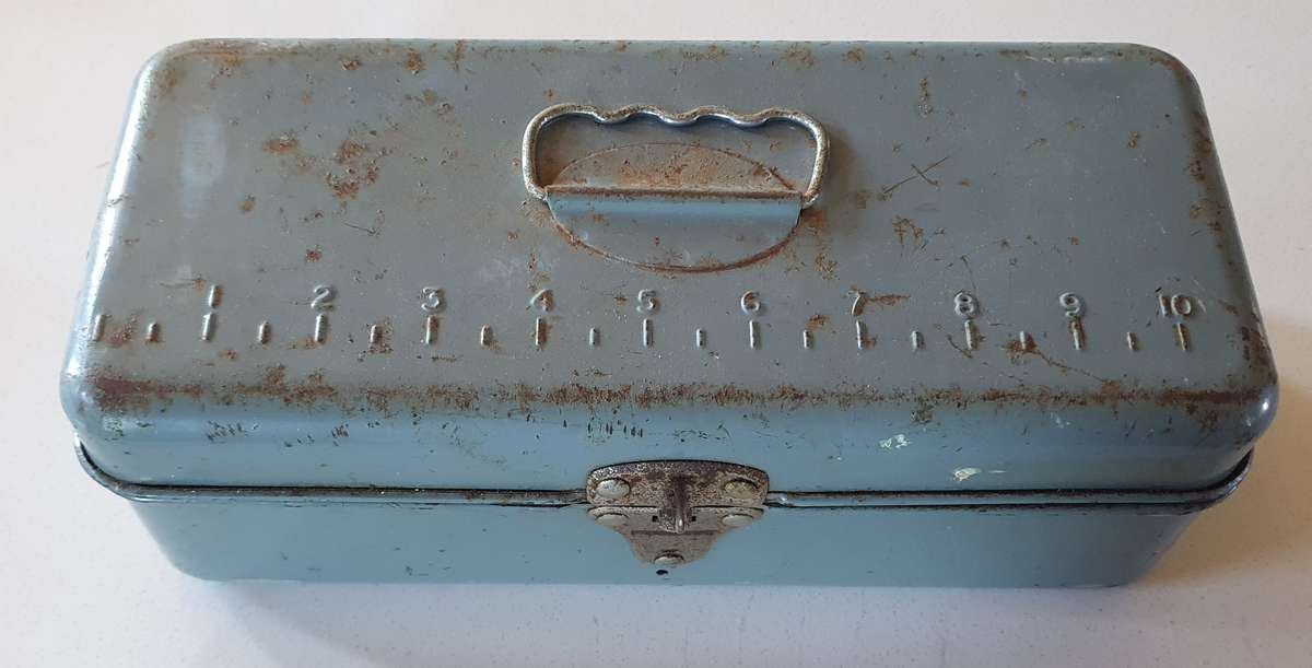 Vintage toolbox as per photos