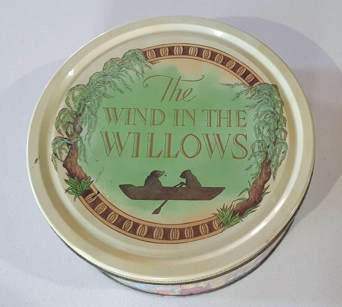 THE WIND IN THE WILLOWS tin as per photos