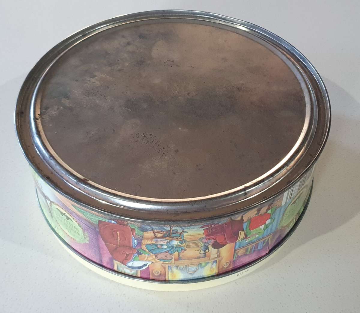 THE WIND IN THE WILLOWS tin as per photos