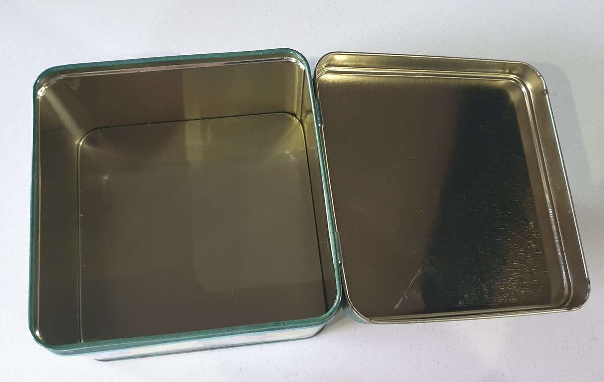 LIPTON TEA tin as per photos