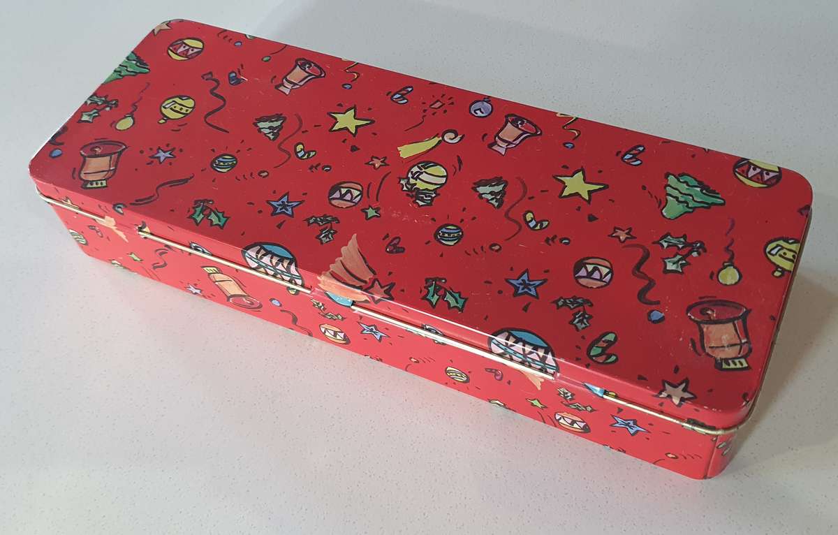 Red tin as per photos