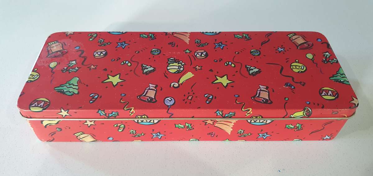 Red tin as per photos