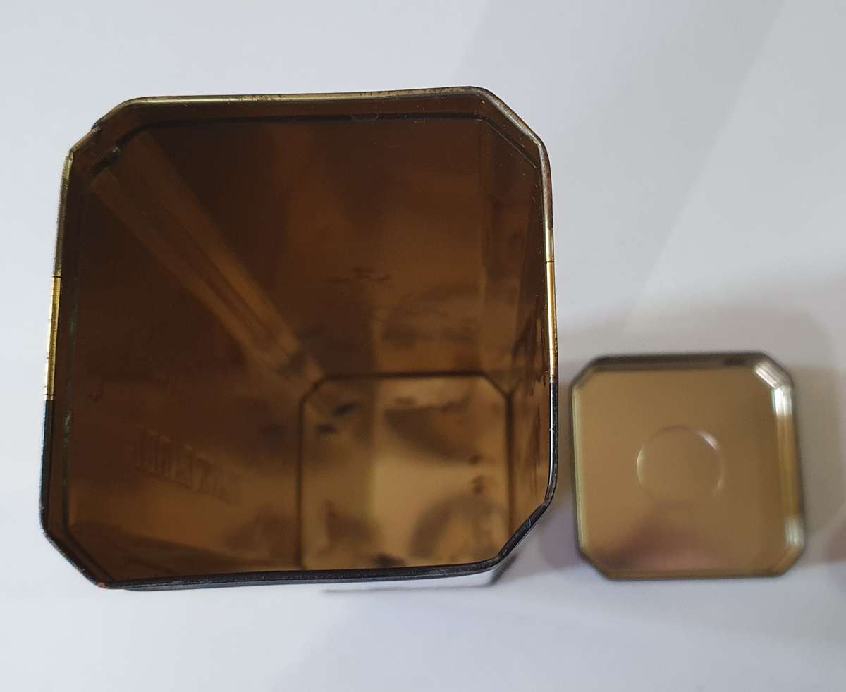 Johnnie Walker tin as per photos