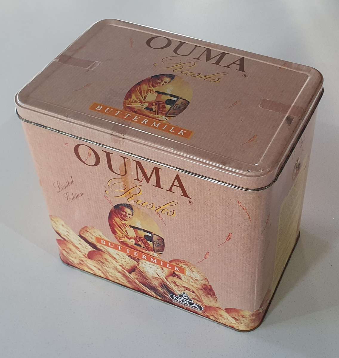 OUMA RUSKS tin as per photos