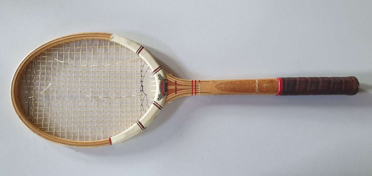 Vintage duel grand slam winner DUNLOP FORT Maxply wooden tennis racket as per photo.