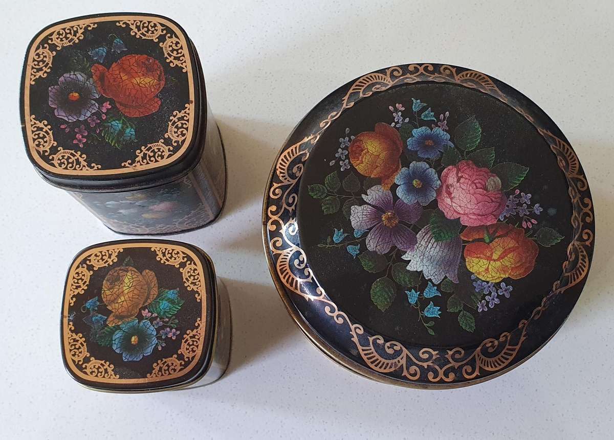 3x tins as per photos