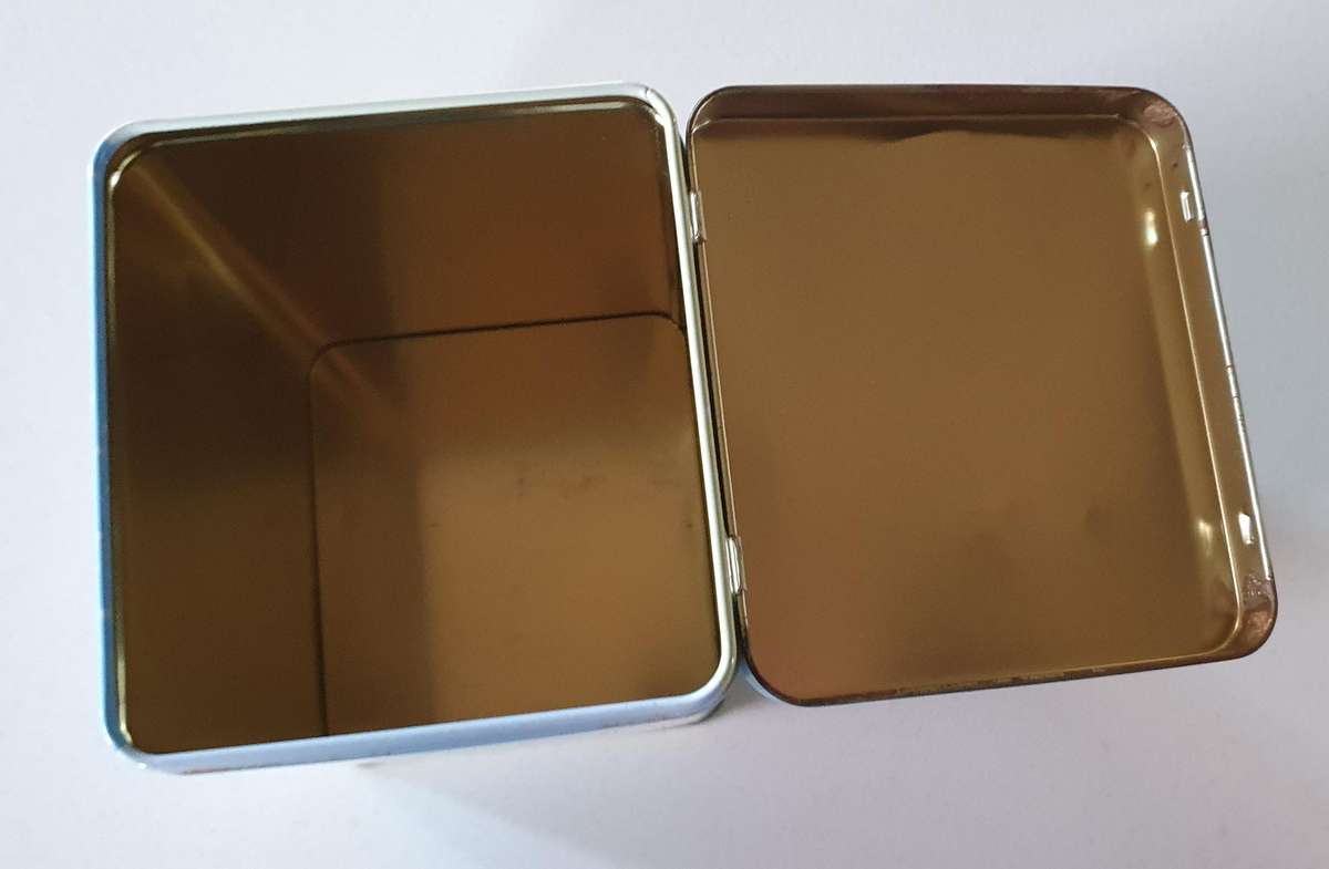 SELATI SUGAR tin as per photo.