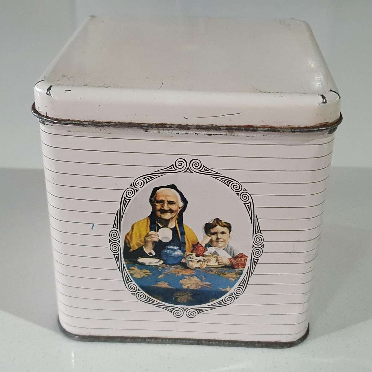 MAZAWATTEE TEA tin as per photos