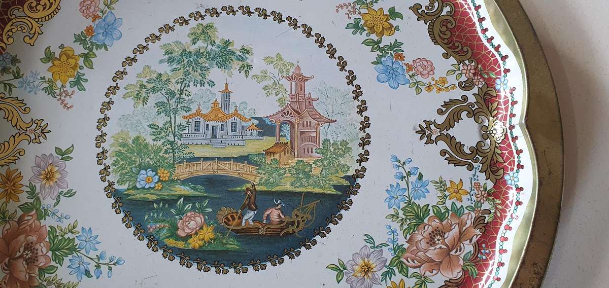 DAHER decorated ware tin tea serving tray as per photos - made in ENGLAND