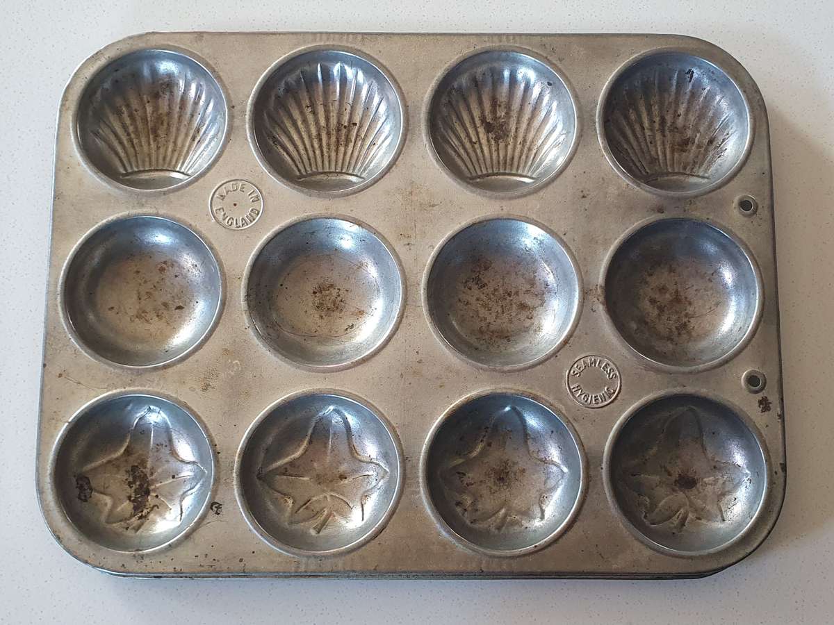 Vintage baking tray - made in England as per photos