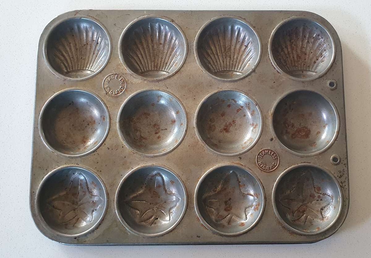 Vintage baking tray - made in England as per photos
