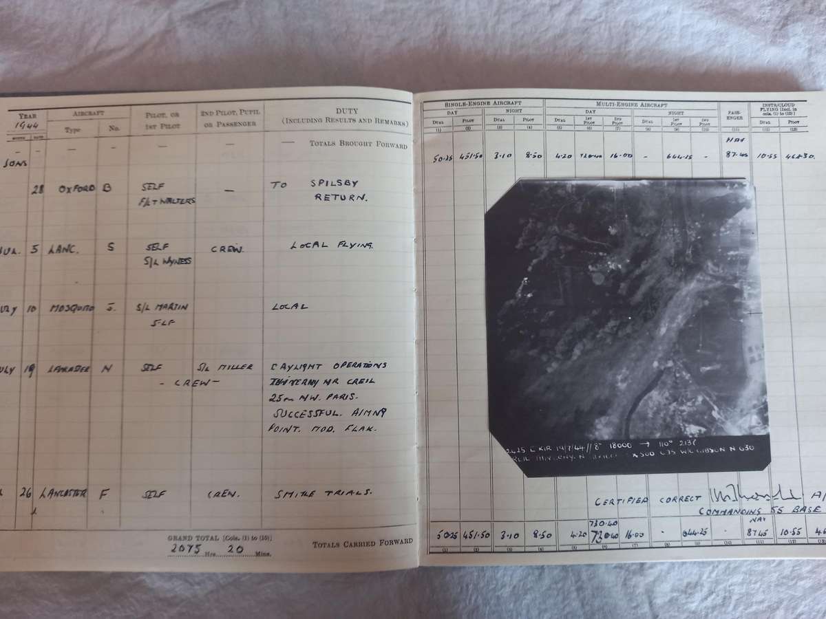 Royal Air Force, Pilots Flying Log Book, nr 2 (1940)