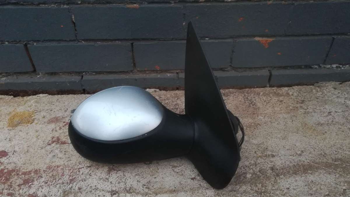 1999 to 2005 Peugeot 206, 2 Door Right Electric side mirror