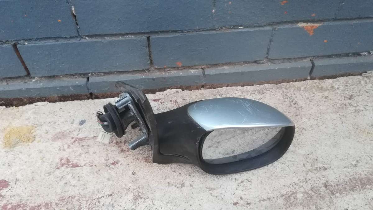 1999 to 2005 Peugeot 206, 2 Door Right Electric side mirror