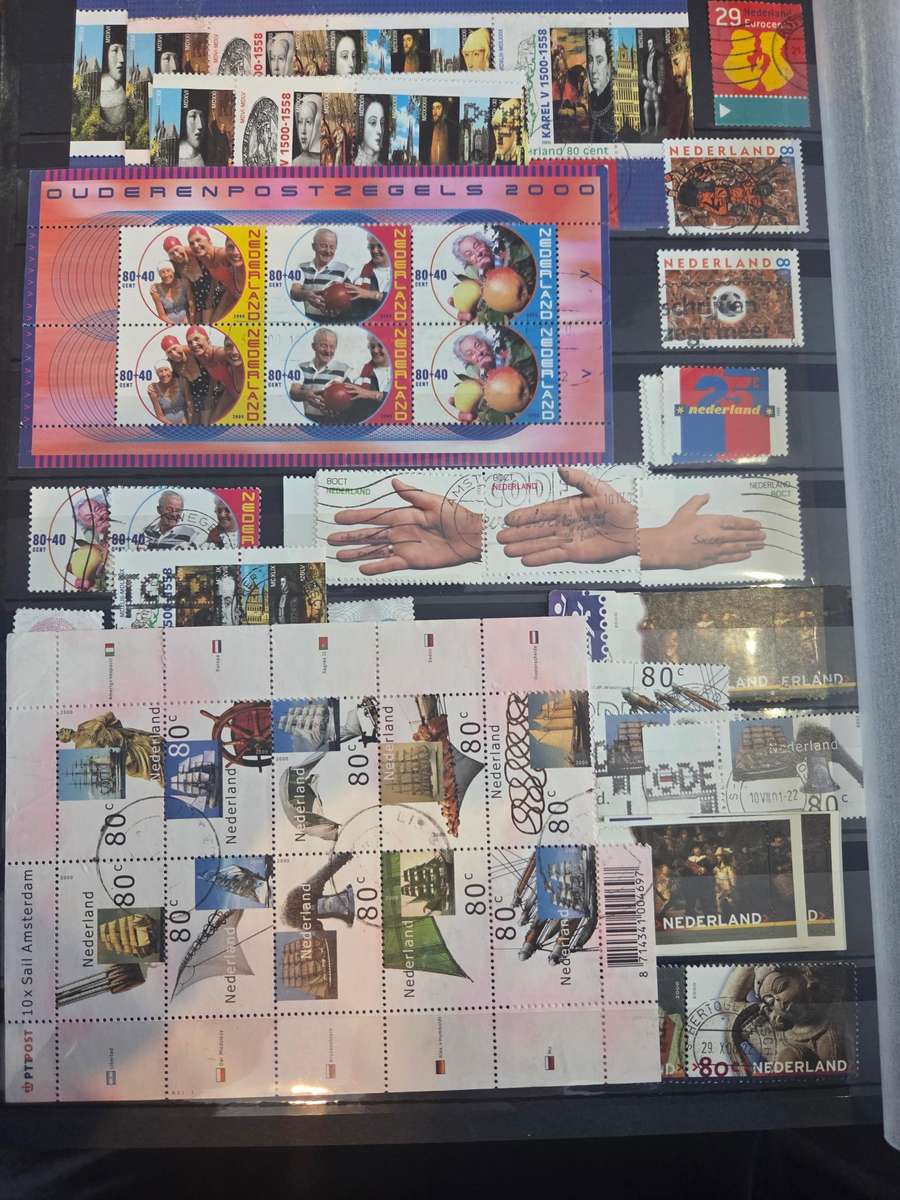 Netherlands Collection in 2 large stock books 2000 fine used