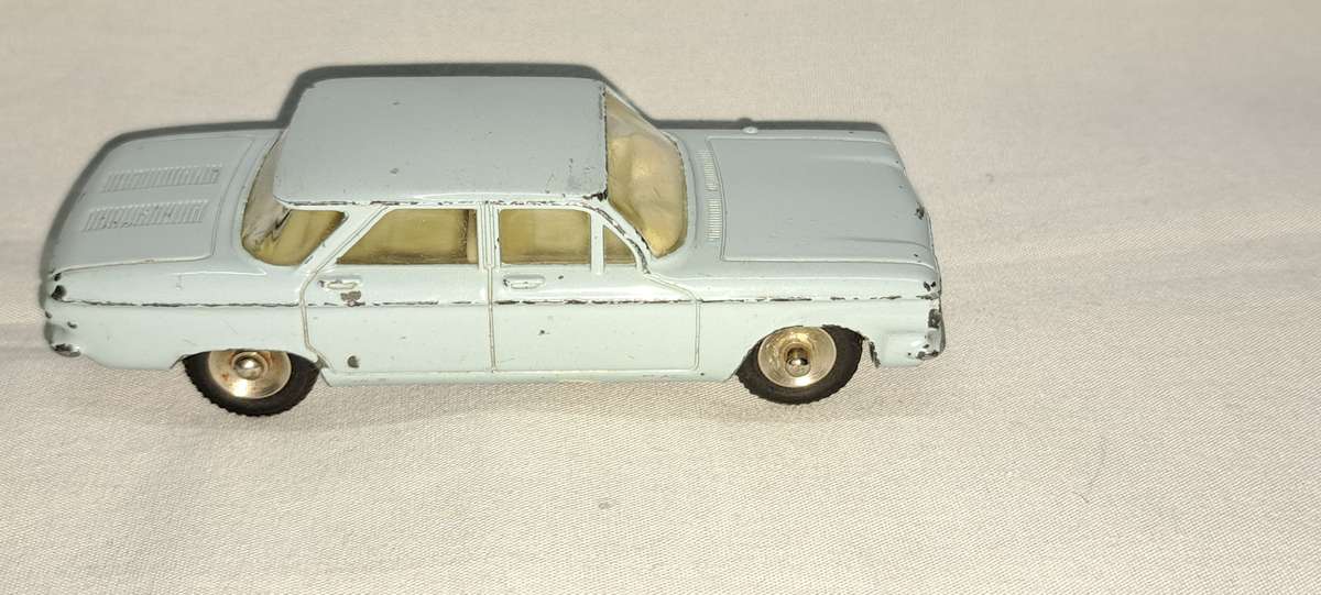 Dinky South Africa - Chevrolet Corvair - No. 552  Only for Anthony