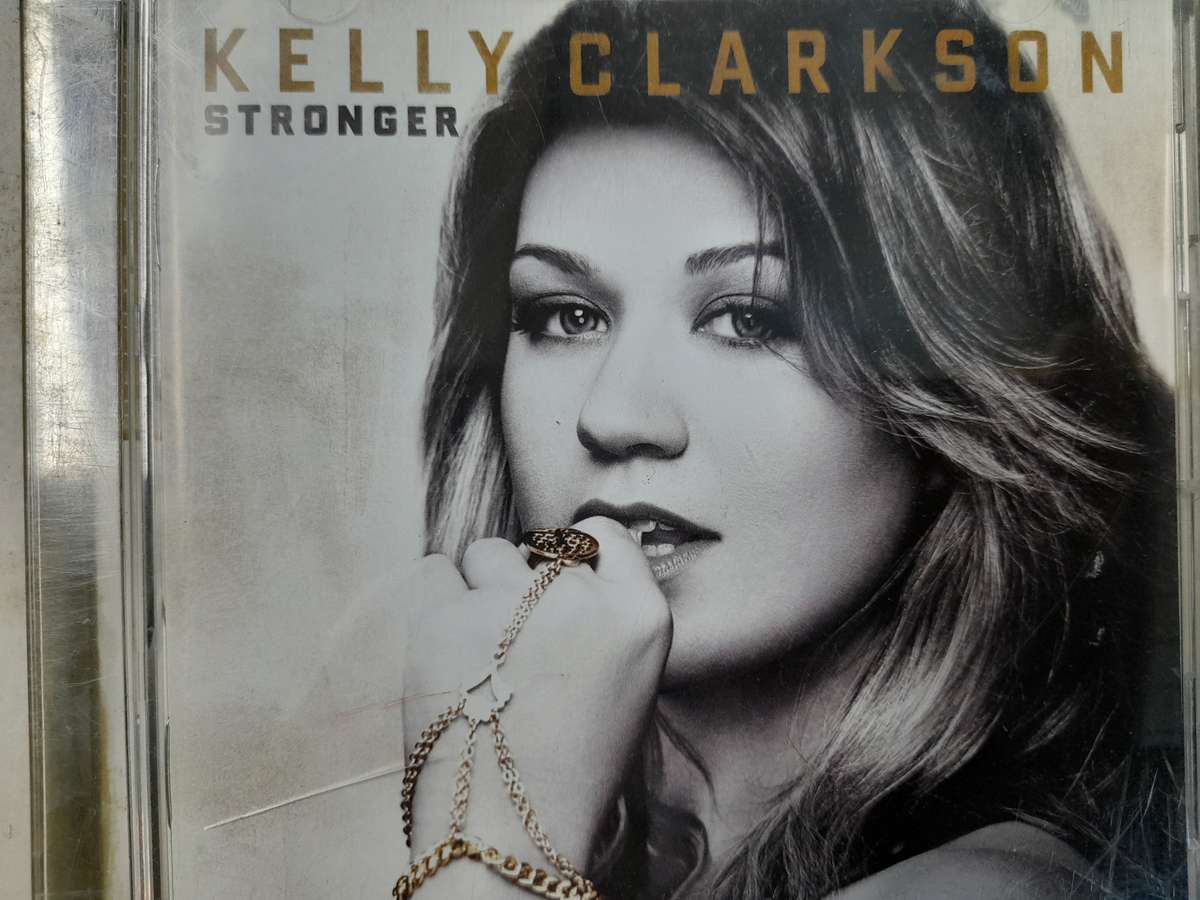Kelly Clarkson - Stronger