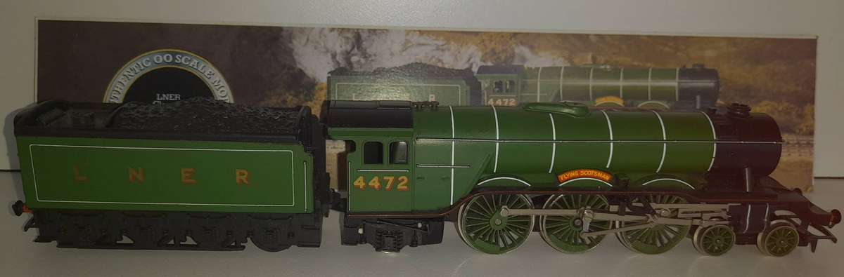 Railway: Locomotive - Flying Scotsman (OO Gauge Scale Model) by Hornby