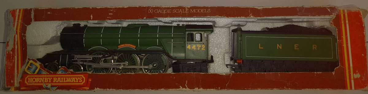 Railway: Locomotive - Flying Scotsman (OO Gauge Scale Model) by Hornby